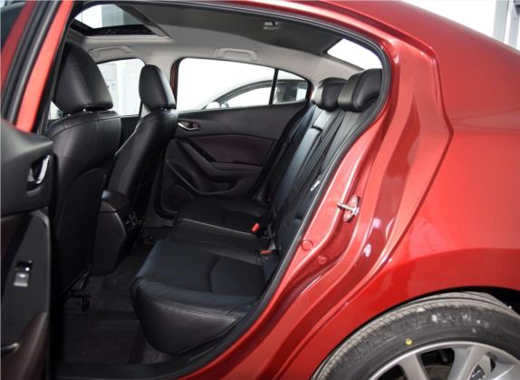 马自达3 昂克赛拉 2017款 三厢 2.0L 自动尊贵型 国V 车厢座椅   后排空间