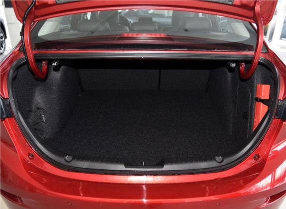 马自达3 昂克赛拉 2017款 三厢 2.0L 自动尊贵型 国V 车厢座椅   后备厢