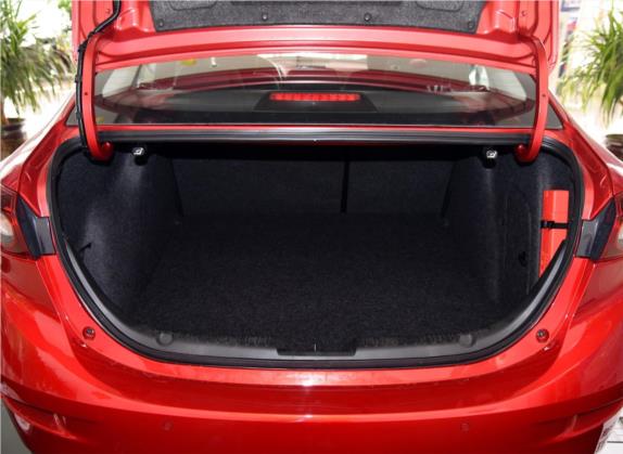 马自达3 昂克赛拉 2017款 三厢 1.5L 自动舒适型 国V 车厢座椅   后备厢