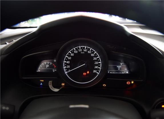 马自达3 昂克赛拉 2017款 三厢 1.5L 自动舒适型 国V 中控类   仪表盘