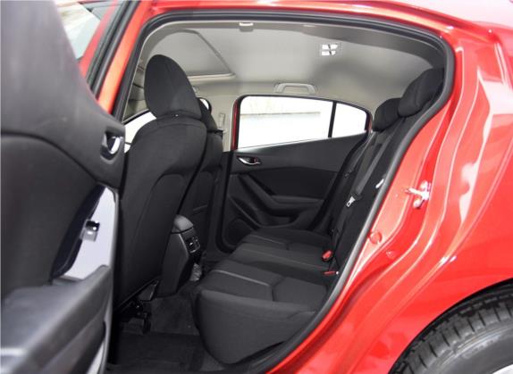 马自达3 昂克赛拉 2017款 两厢 1.5L 自动豪华型 国V 车厢座椅   后排空间