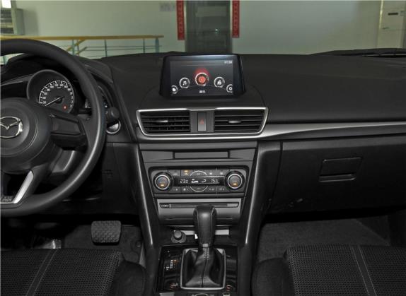 马自达3 昂克赛拉 2017款 两厢 1.5L 自动豪华型 国VI 中控类   中控台
