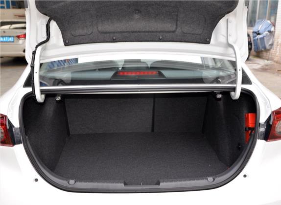 马自达3 昂克赛拉 2019款 云控版 三厢 2.0L 自动尊贵型 国VI 车厢座椅   后备厢