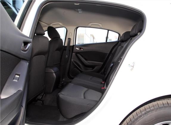 马自达3 昂克赛拉 2019款 云控版 两厢 1.5L 自动舒适型 国VI 车厢座椅   后排空间
