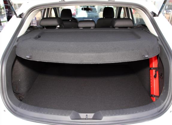 马自达3 昂克赛拉 2019款 云控版 两厢 1.5L 自动舒适型 国VI 车厢座椅   后备厢