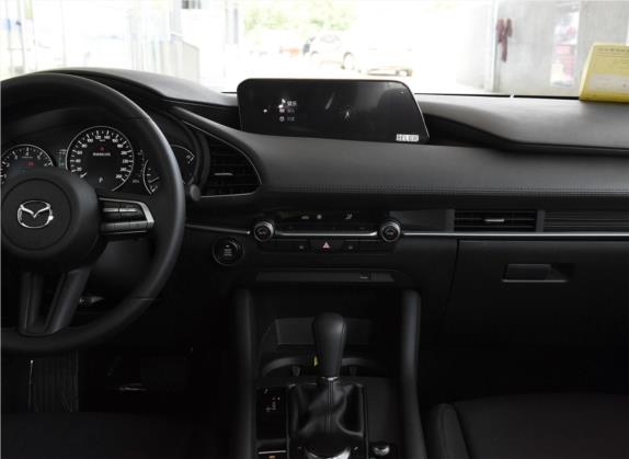 马自达3 昂克赛拉 2020款 1.5L 自动质型版 中控类   中控台