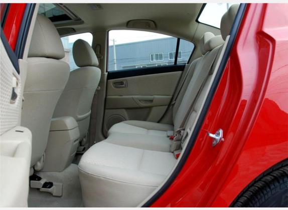 马自达3 2009款 1.6L 自动天窗版 车厢座椅   后排空间