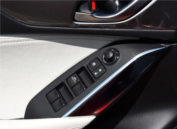 马自达CX-4 2016款 2.5L 自动四驱蓝天无畏版 车厢座椅   门窗控制