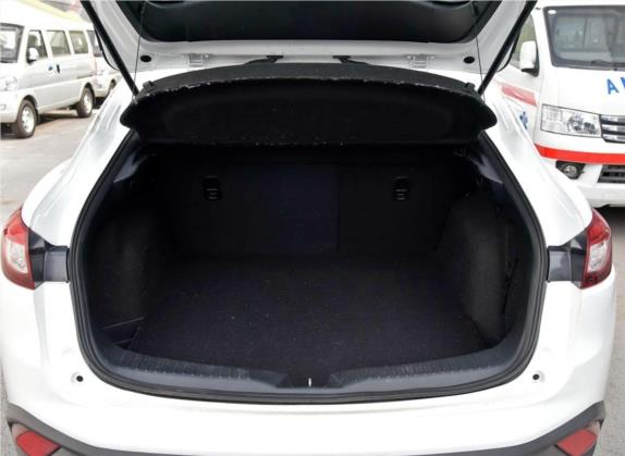 马自达CX-4 2016款 2.0L 自动两驱蓝天领先版 车厢座椅   后备厢
