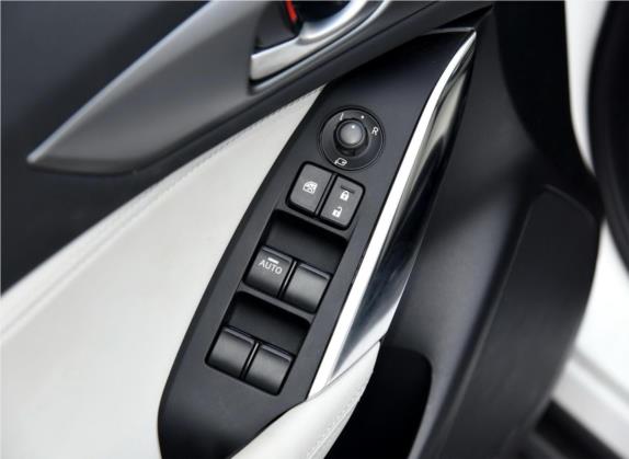 马自达CX-4 2016款 2.0L 自动两驱蓝天领先版 车厢座椅   门窗控制