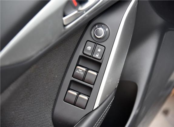 马自达CX-4 2018款  2.0L 手动两驱蓝天活力版 国V 车厢座椅   门窗控制