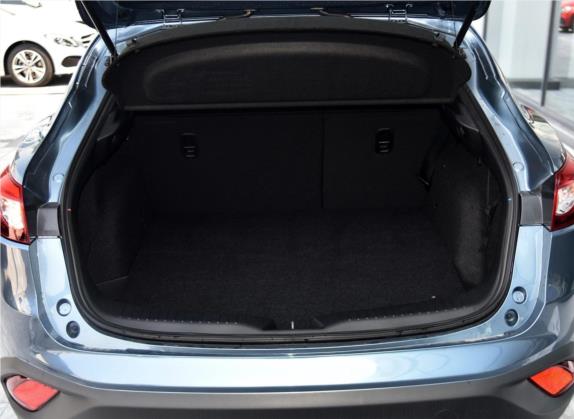 马自达CX-4 2018款 2.0L 自动两驱蓝天领先版 国V 车厢座椅   后备厢