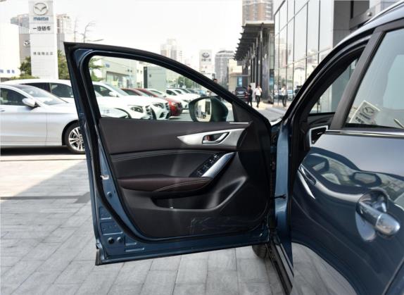 马自达CX-4 2018款 2.0L 自动两驱蓝天领先版 国V 车厢座椅   前门板