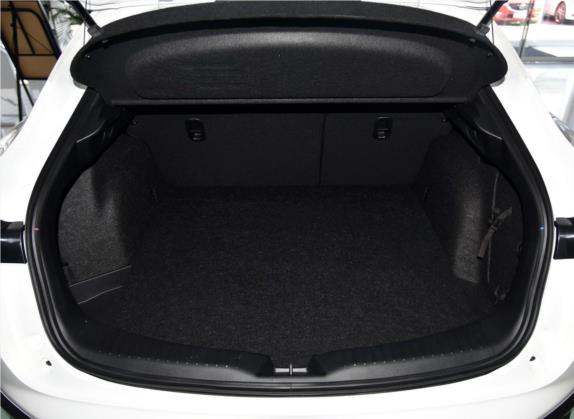 马自达CX-4 2018款 2.5L 自动四驱蓝天激情版 国V 车厢座椅   后备厢