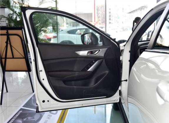马自达CX-4 2018款 2.5L 自动四驱蓝天激情版 国V 车厢座椅   前门板