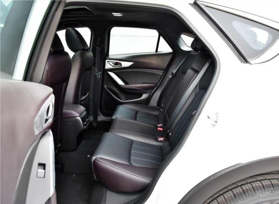 马自达CX-4 2018款 2.0L 自动两驱蓝天品位科技限量版 车厢座椅   后排空间