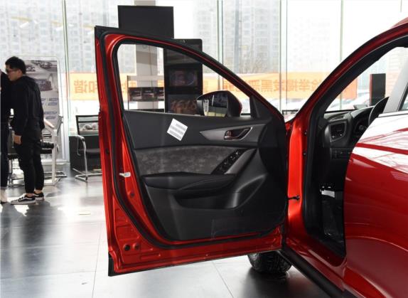 马自达CX-4 2018款 2.0L 自动两驱智领科技版 国V 车厢座椅   前门板