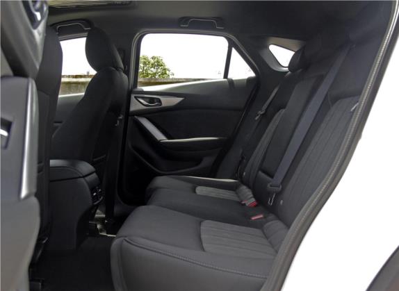 马自达CX-4 2018款 2.0L 自动两驱蓝天探索版 国VI 车厢座椅   后排空间