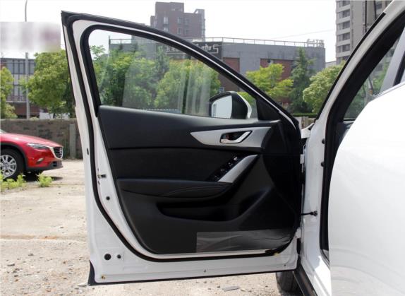 马自达CX-4 2018款 2.0L 自动两驱蓝天探索版 国VI 车厢座椅   前门板