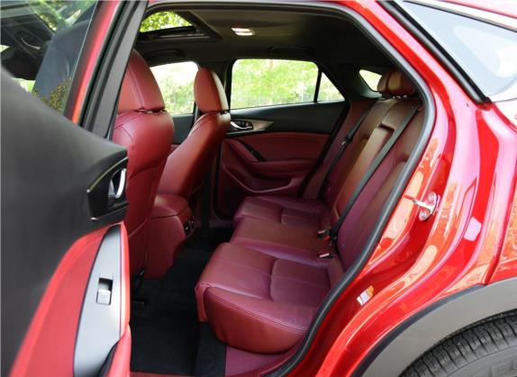 马自达CX-4 2020款  2.5L 自动四驱蓝天无畏版 车厢座椅   后排空间