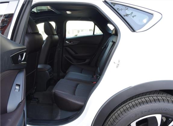 马自达CX-4 2020款 2.5L 自动两驱蓝天驾趣版 车厢座椅   后排空间