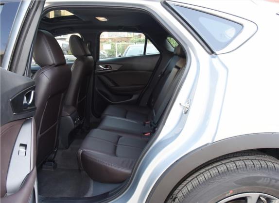 马自达CX-4 2020款 2.0L 自动两驱蓝天品位版 车厢座椅   后排空间