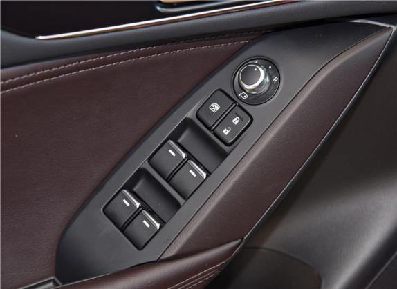 马自达CX-4 2020款 2.5L 自动四驱蓝天激情版 车厢座椅   门窗控制