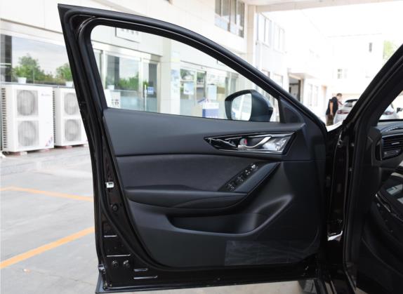 马自达CX-4 2021款 2.0L 自动两驱蓝天活力版 车厢座椅   前门板
