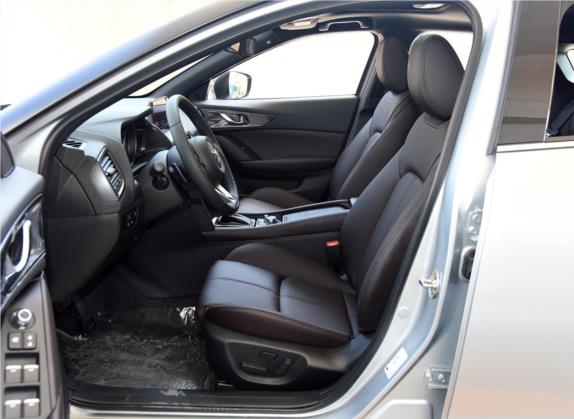 马自达CX-4 2021款 2.5L 自动两驱蓝天驾趣版 车厢座椅   前排空间