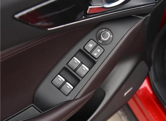 马自达CX-4 2021款 2.5L 自动四驱蓝天激情版 车厢座椅   门窗控制
