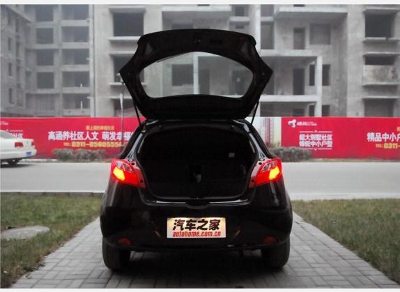 马自达2 2007款 1.3L 手动标准型 车厢座椅   后备厢