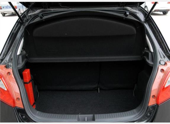 马自达2 2009款 1.5L 自动超值版 车厢座椅   后备厢