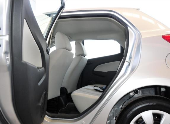 马自达2 2011款 炫动 1.3L 自动标准版 车厢座椅   后排空间