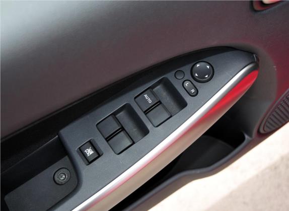 马自达2 2011款 炫动 1.5L 手动超值版 车厢座椅   门窗控制
