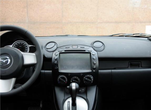 马自达2 2012款 两厢炫动 1.5L 自动豪华版 中控类   中控台