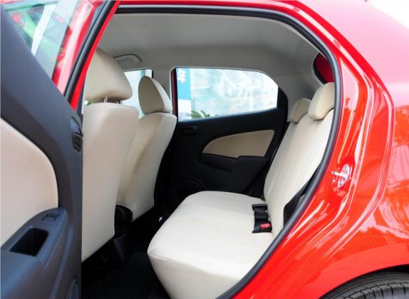 马自达2 2012款 两厢炫动 1.3L 自动标准版 车厢座椅   后排空间