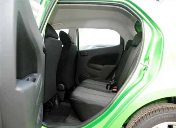 马自达2 2012款 两厢炫动 1.5L 自动超值版 车厢座椅   后排空间