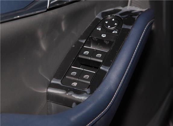 马自达CX-30 2020款 2.0L 自动耀悦型 车厢座椅   门窗控制