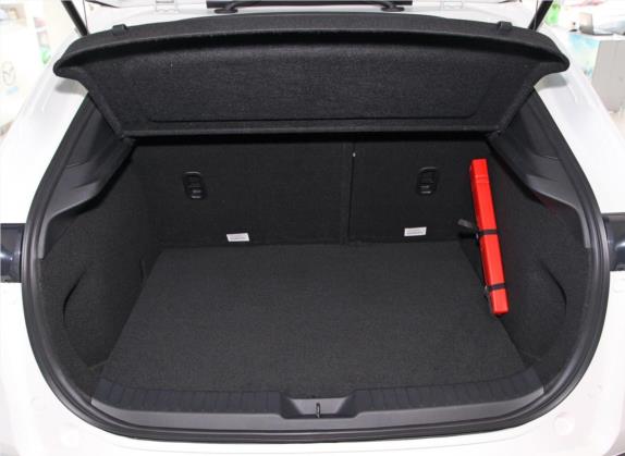 马自达CX-30 2020款 2.0L 自动质悦型 车厢座椅   后备厢