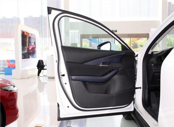 马自达CX-30 2020款 2.0L 自动质悦型 车厢座椅   前门板