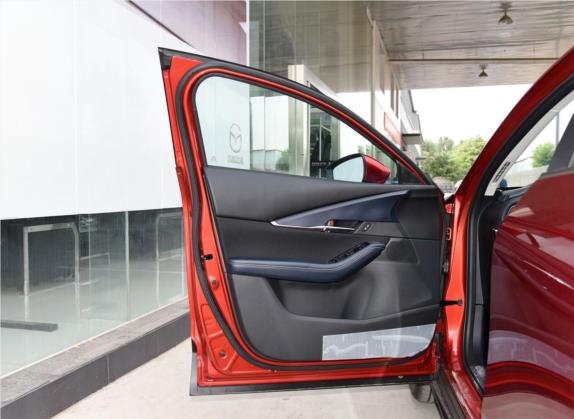 马自达CX-30 2020款 2.0L 自动领悦型 车厢座椅   前门板