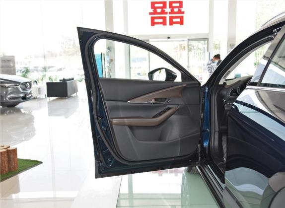 马自达CX-30 2020款 2.0L 自动尊悦型 车厢座椅   前门板