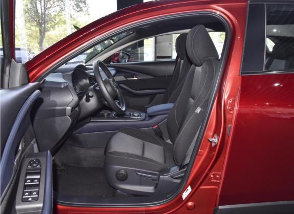 马自达CX-30 2021款 2.0L 自动尚悦型 车厢座椅   前排空间