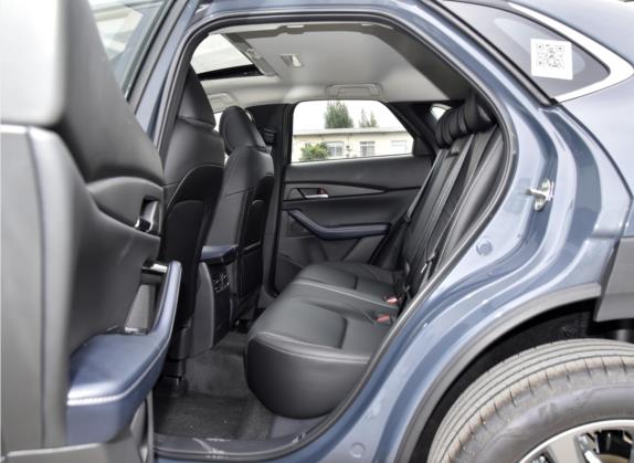 马自达CX-30 2021款 2.0L 自动雅悦型 车厢座椅   后排空间