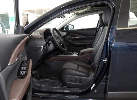 马自达CX-30 2021款  2.0L 自动嘉悦型 车厢座椅   前排空间