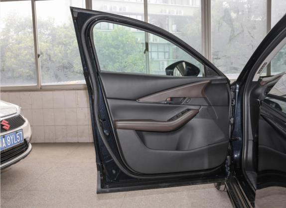 马自达CX-30 2021款 2.0L 自动耀悦型 车厢座椅   前门板