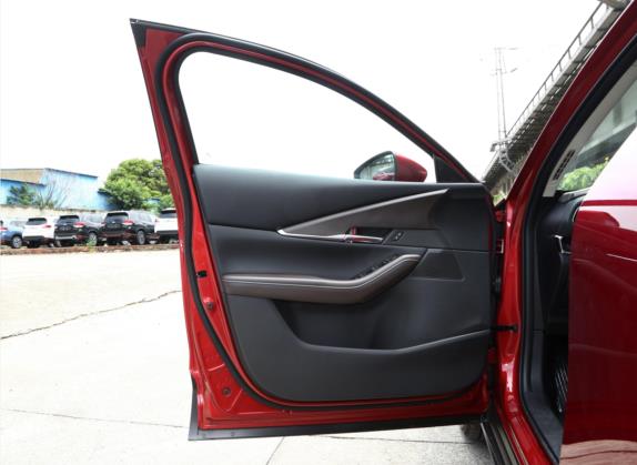 马自达CX-30 2021款 2.0L 自动尊悦型 车厢座椅   前门板