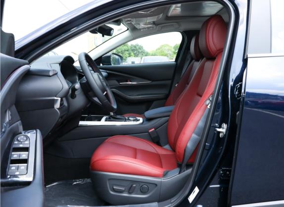 马自达CX-30 2022款 2.0L 自动嘉悦型黑曜版 车厢座椅   前排空间