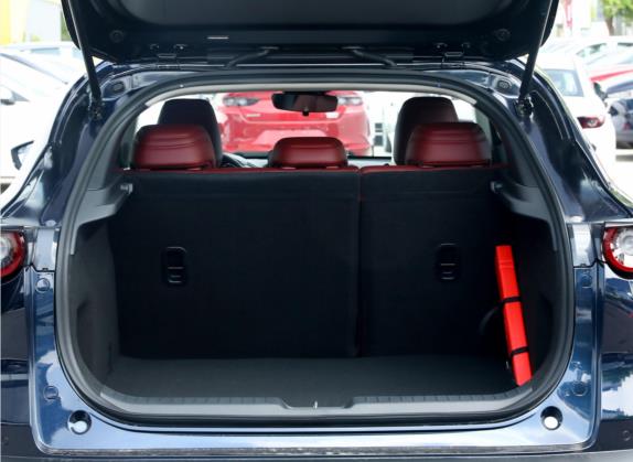 马自达CX-30 2022款 2.0L 自动嘉悦型黑曜版 车厢座椅   后备厢