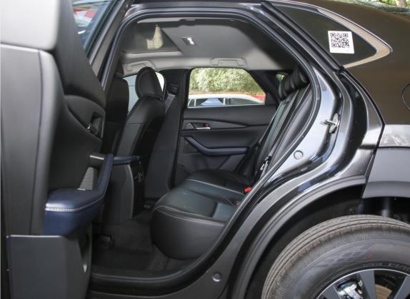 马自达CX-30 2022款 2.0L 自动质悦型 车厢座椅   后排空间